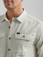 Lee hombres camisa con botones multiusos de movimiento extremo gris obsidiana ropa Z6H6F912 - Image 3