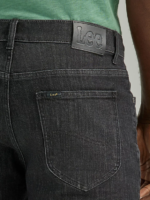 Lee hombres legendario pantalón corto de corte regular con cinco bolsillos negro lavado ropa Z6H6F1074 - Image 4
