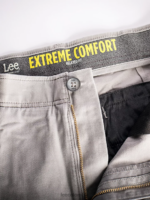 Lee hombres pantalón caqui de ajuste relajado de movimiento extremo Armada ropa Z6H6F739 - Image 4