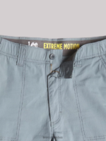 Lee hombres pantalón corto cargo cameron de movimiento extremo y ajuste relajado gris tecnología ropa Z6H6F982 - Image 7