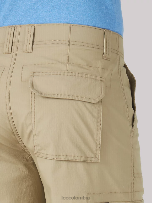 Lee hombres pantalón corto cargo cameron de movimiento extremo y ajuste relajado oscar caqui ropa Z6H6F978 - Image 4