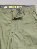 Lee hombres pantalón corto utilitario con bolsillo profundo y movimiento extremo verde liquen profundo ropa Z6H6F1027 - Image 5