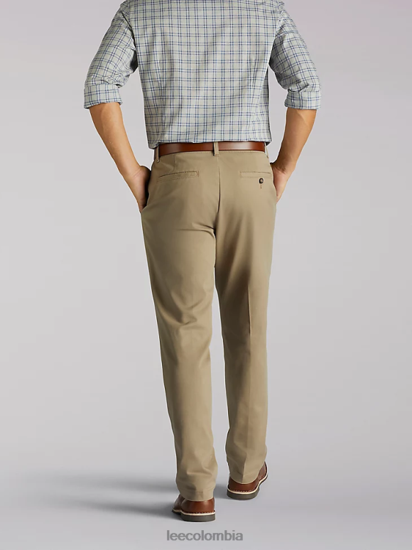 Lee hombres pantalón de ajuste relajado de movimiento extremo (grande y alto) caqui ropa Z6H6F751 - Image 2
