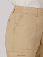 Lee mujer bermudas cargo relajadas ultra lux con flex-to-go (petite) safari de nueva york ropa Z6H6F261 - Image 4