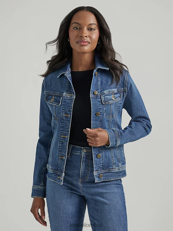 lee_mujer_legendaria_chaqueta_vaquera_de_corte_regular_azul_destacado_ropa_z6h6f414.png Lee mujer legendaria chaqueta vaquera de corte regular azul destacado ropa Z6H6F414 - Image 1
