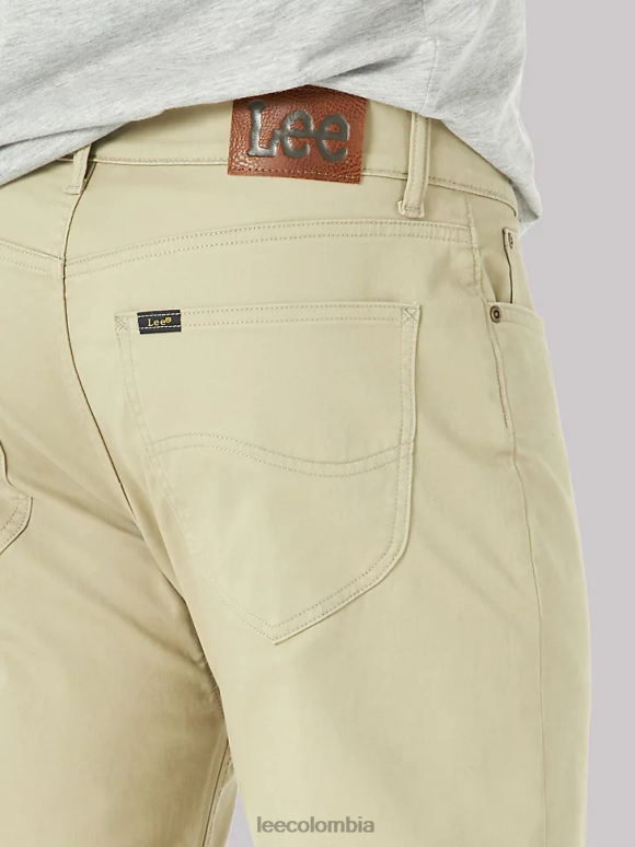 Lee hombres Vaqueros de sarga de ajuste recto súper suaves de movimiento extremo Guijarro ropa Z6H6F643